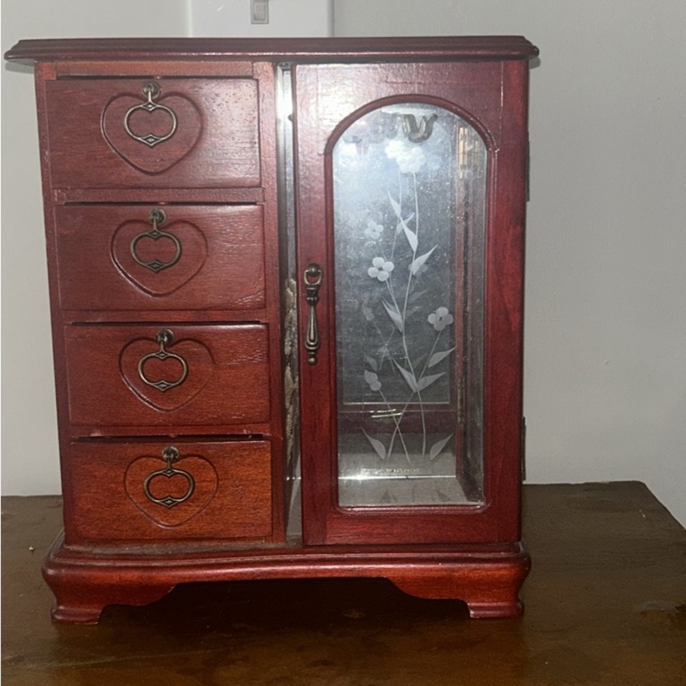 Jewelry organizer/storage